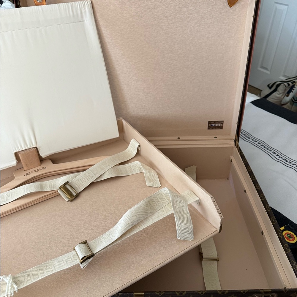 Louis Vuitton Brown and Tan Monogram Luggage - Picture 15 of 16
